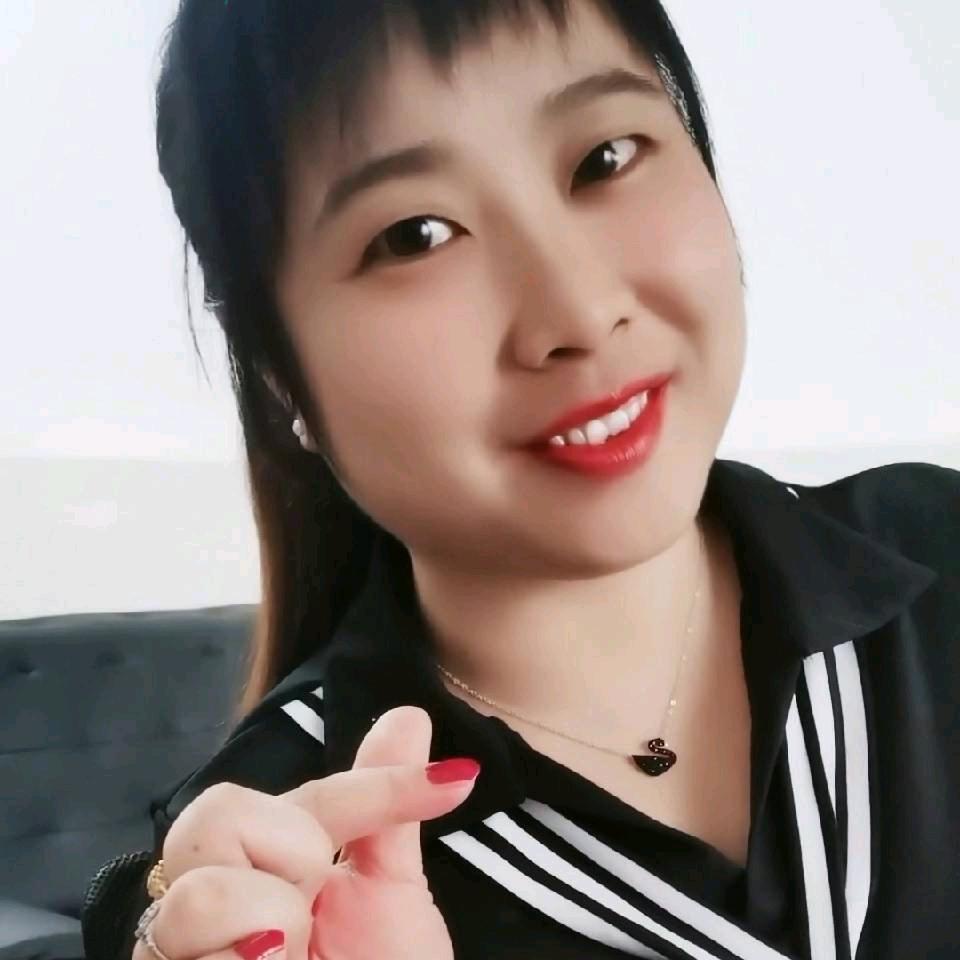 💔:微笑掩盖悲伤?