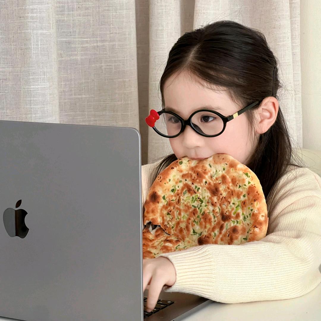 ₍˄·͈༝·͈˄*₎◞ ̑̑