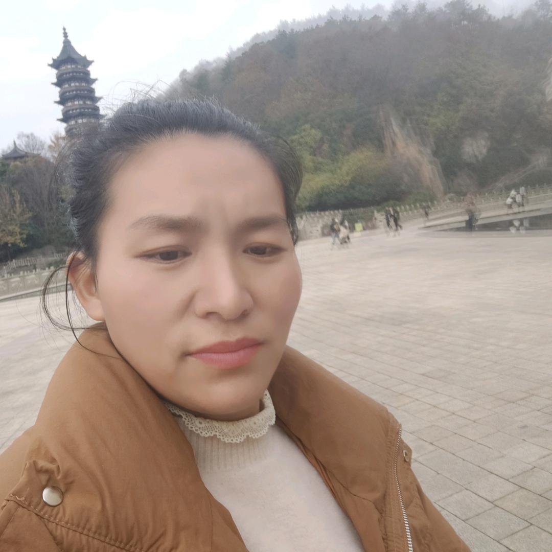 拜寨村俊青农资