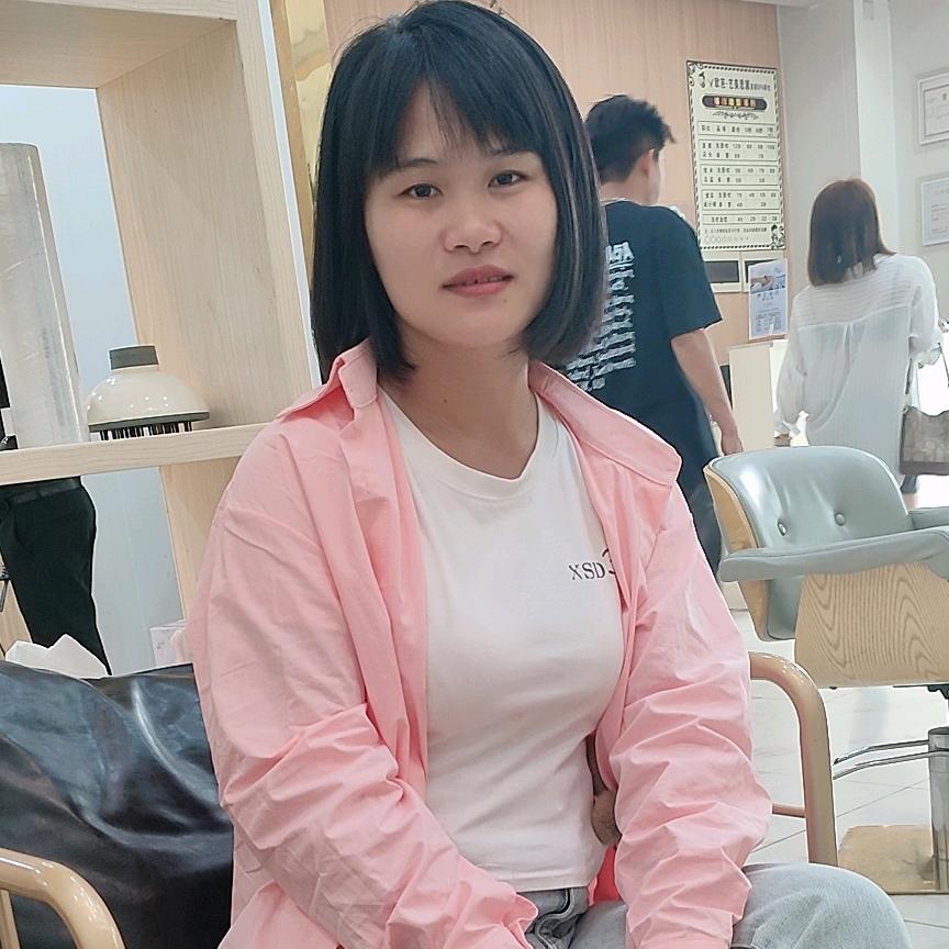 陈灵灵  :