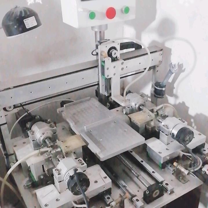 自动化打孔加工