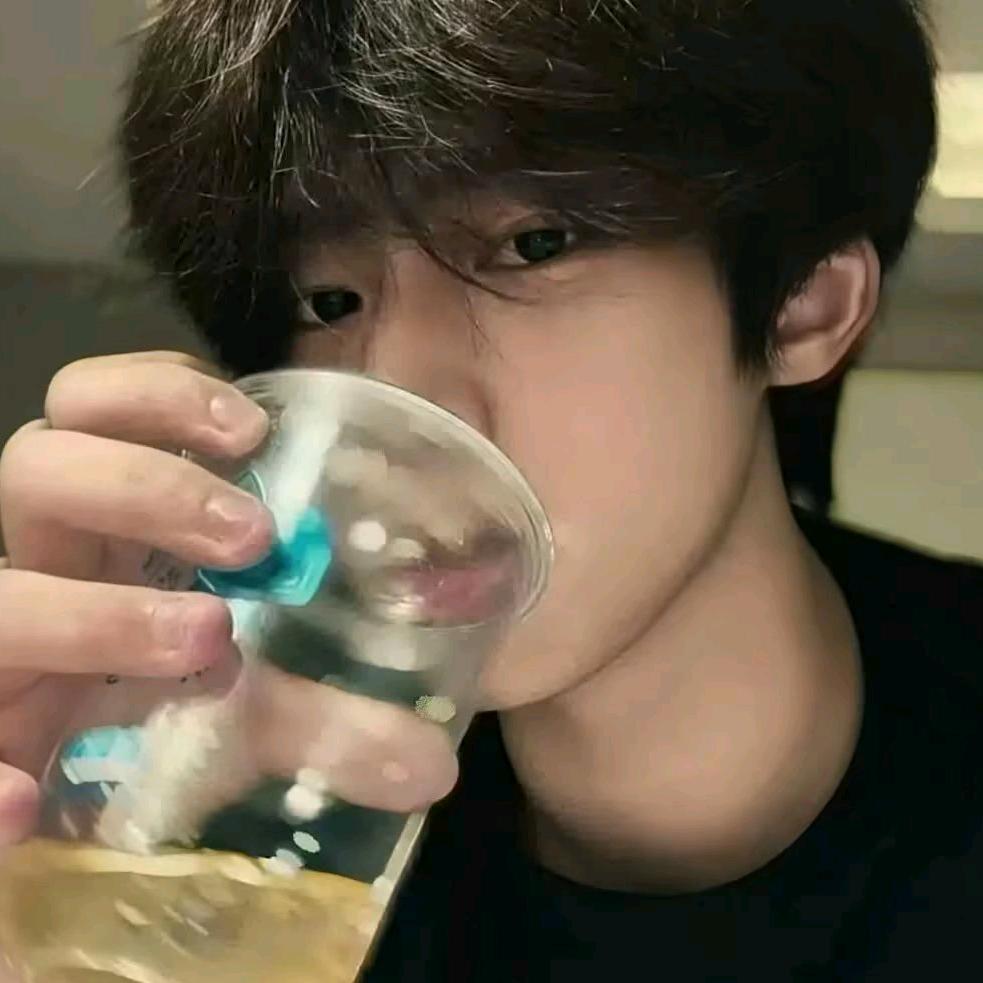 辉仔不爱吃鱼.🐟