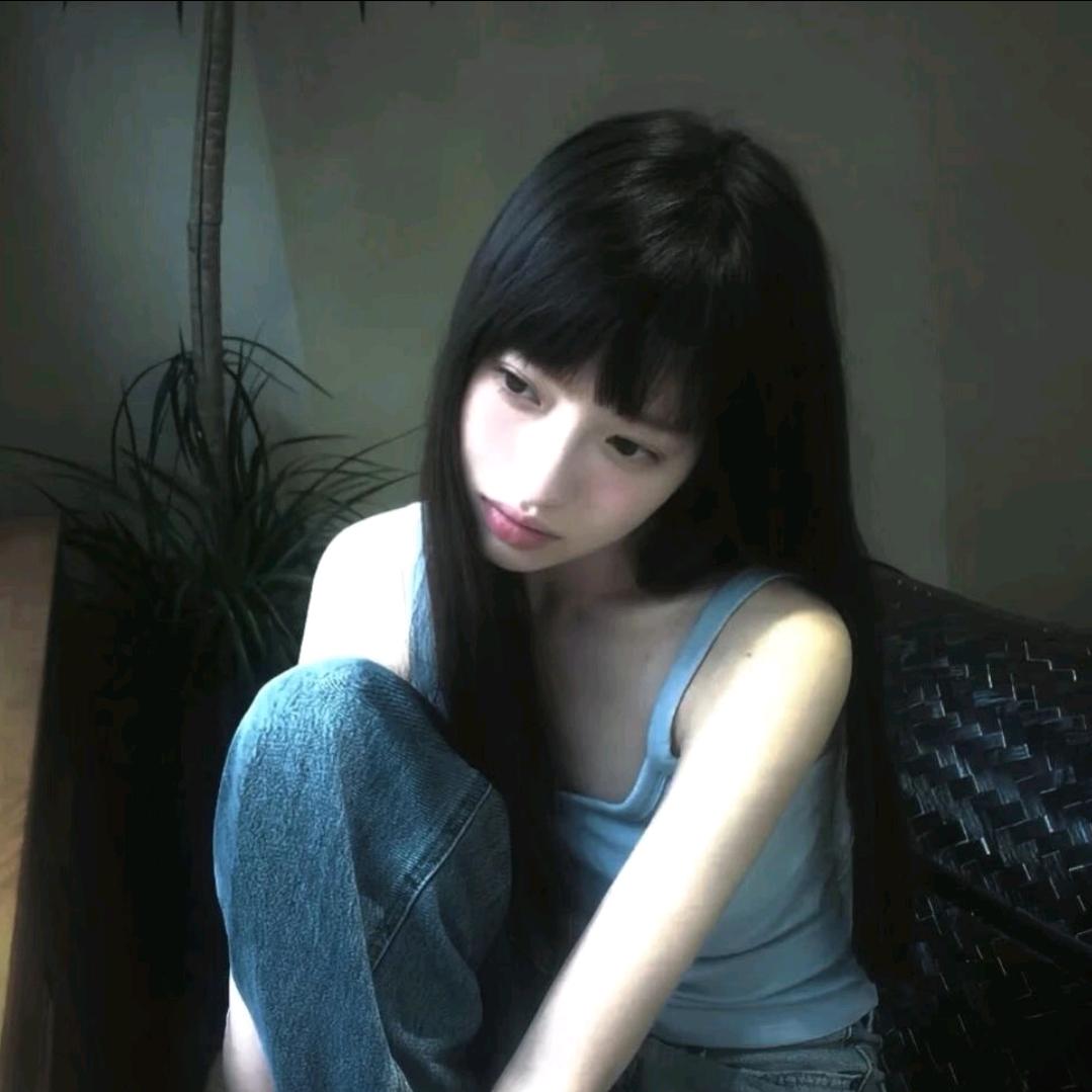 鲤鱼爱睡觉.💤