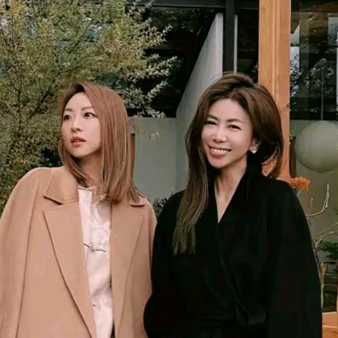 唐老板嘉玲姐的时尚衣橱