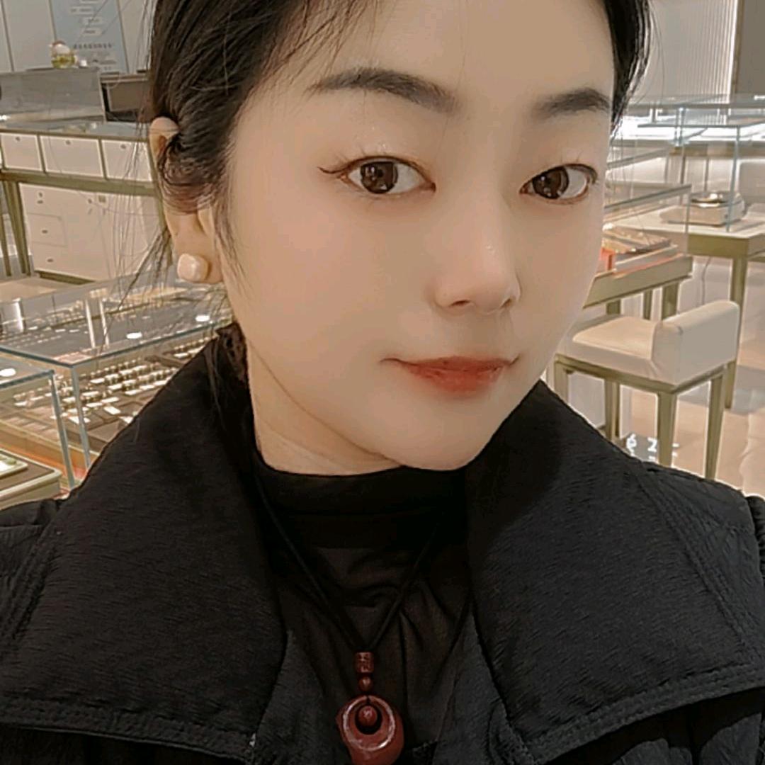 靓丽╭❤～钱行🍷