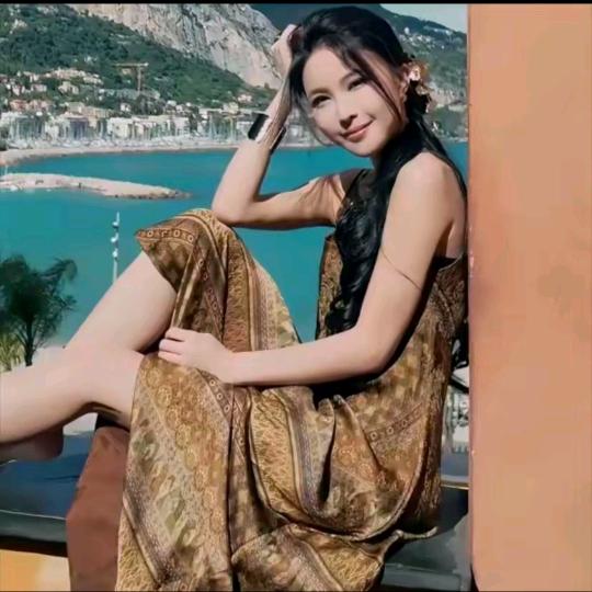 溶溶RONGRONG 精品女装