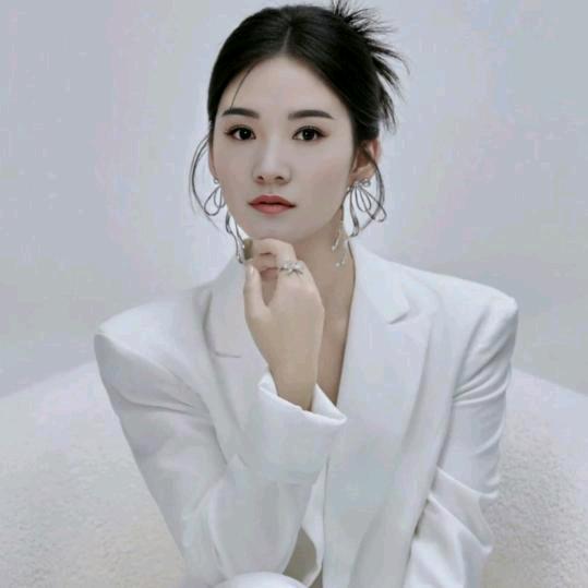 颜久美业纹眉美甲美睫（@晶晶老师）