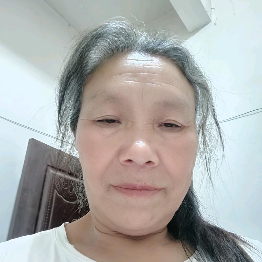 小艳妈（晚上10:10分开播）