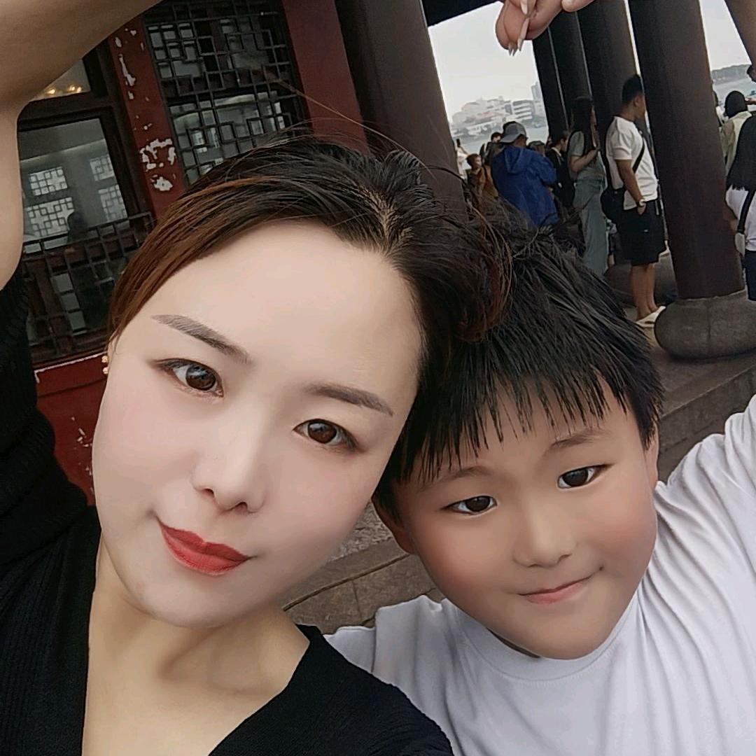 《王💋哪👉李💋跑》