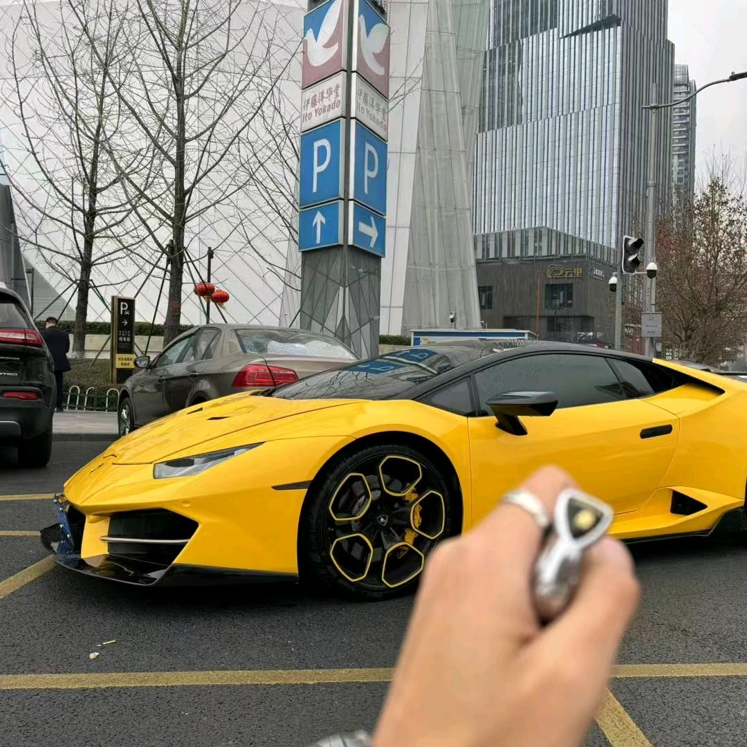 桑桑桑-豪车租赁