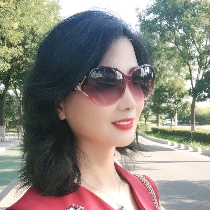 在水一方(妮妮)