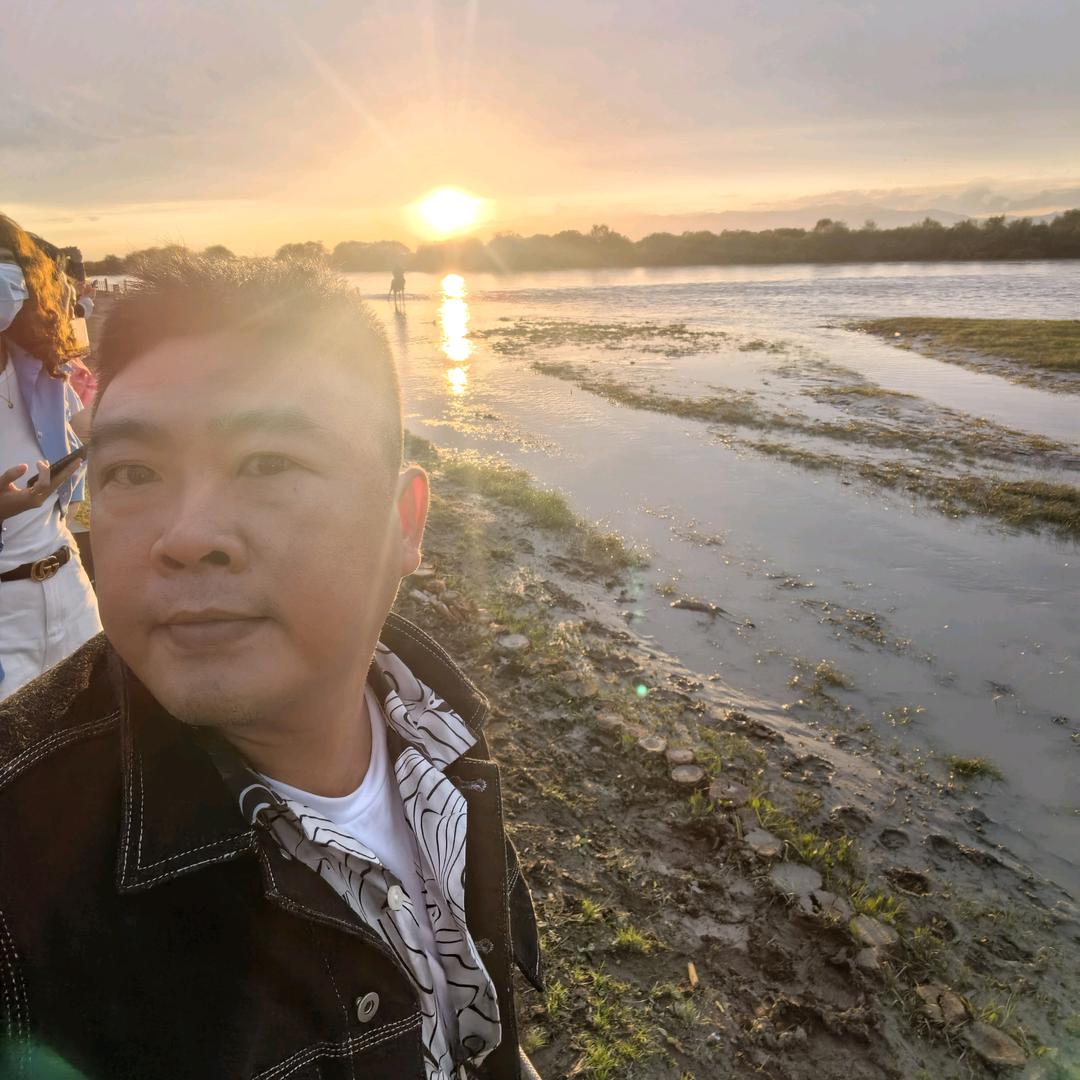 三亚酒店度假定制小黑