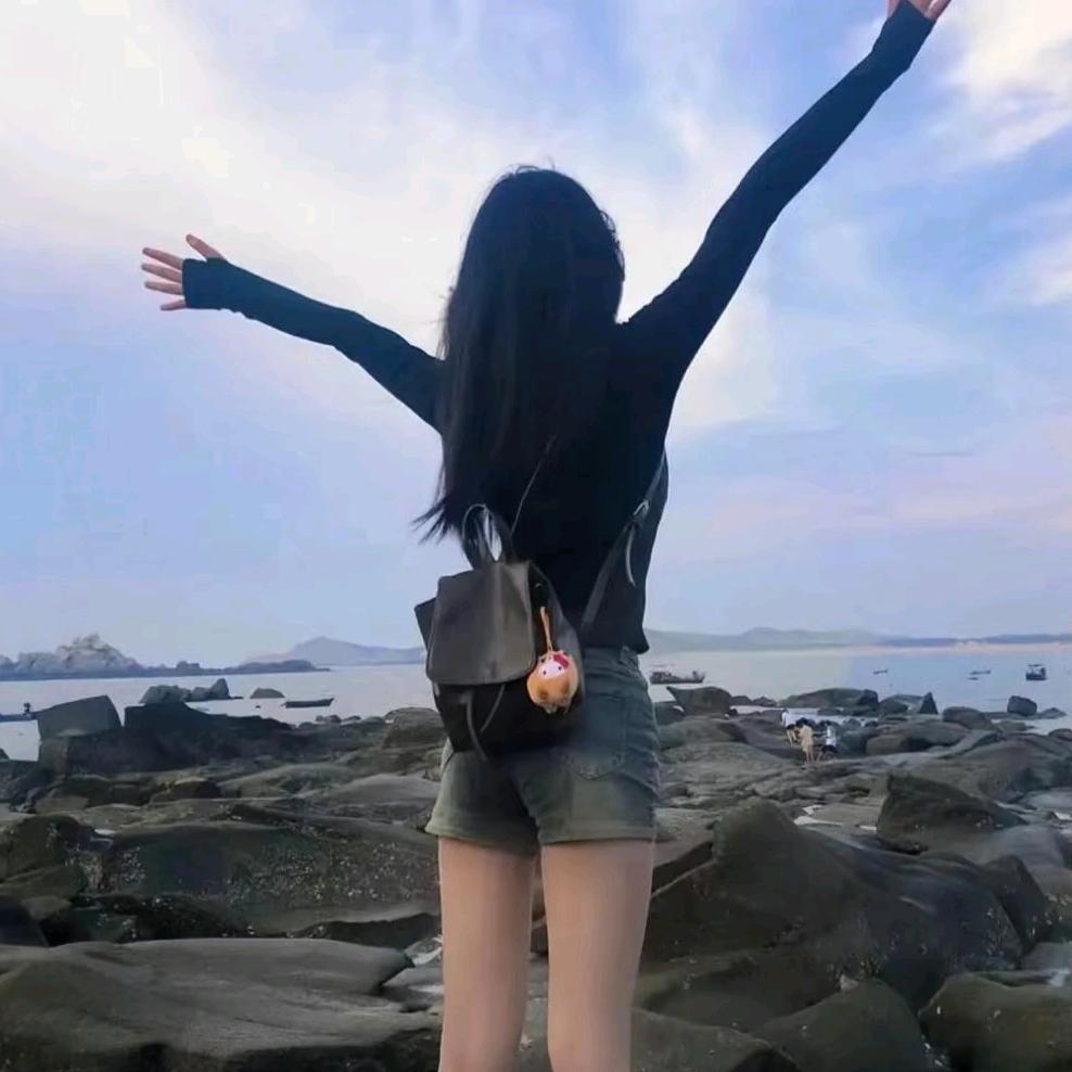 依依