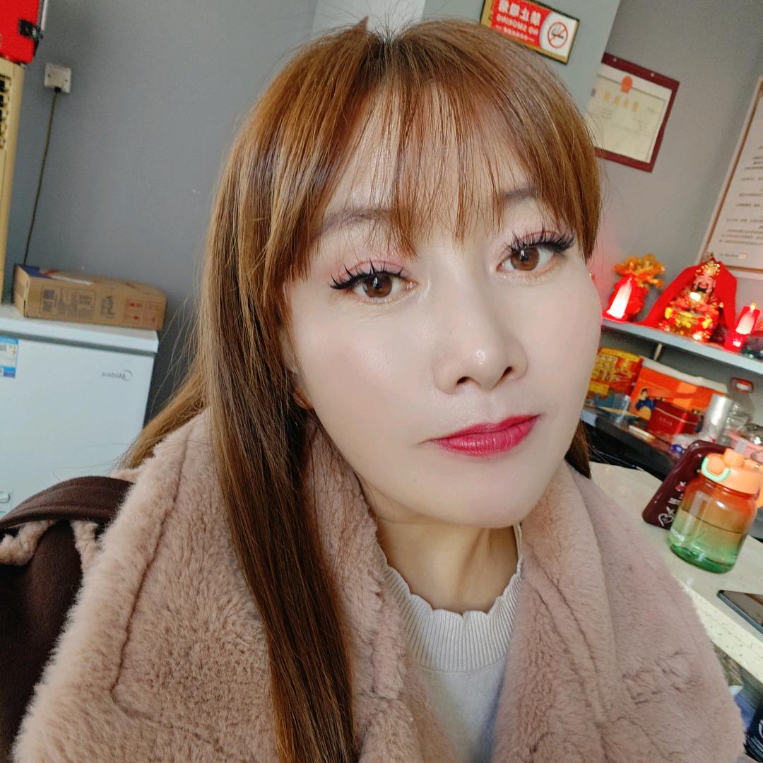 小喜姐，走路，聊天。直播小白