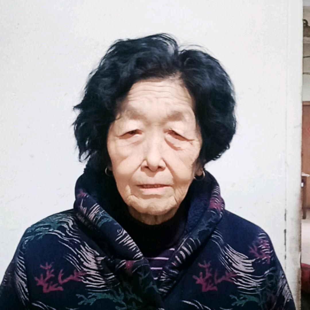 信佛送经的老人