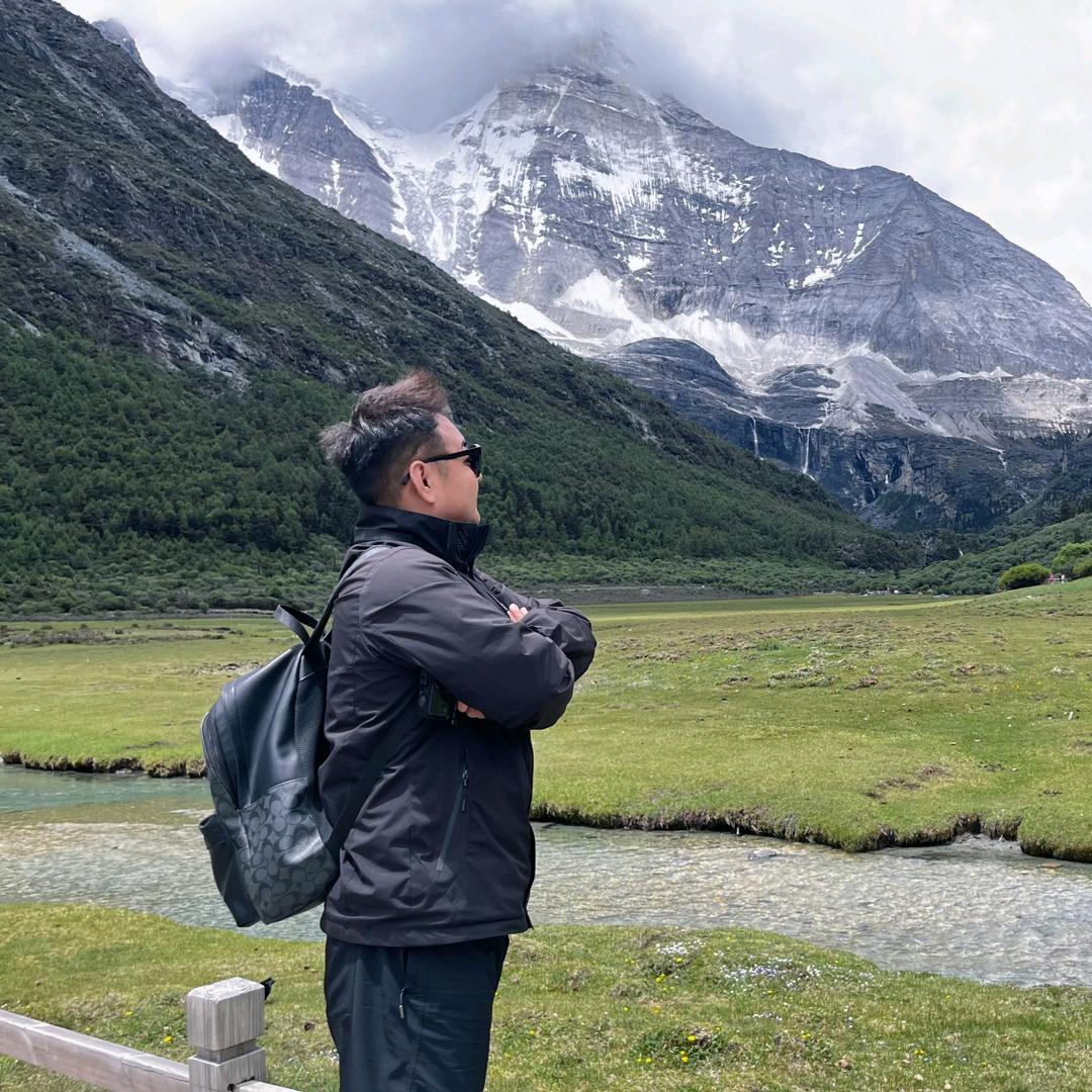 爱拍照的陈满堂儿