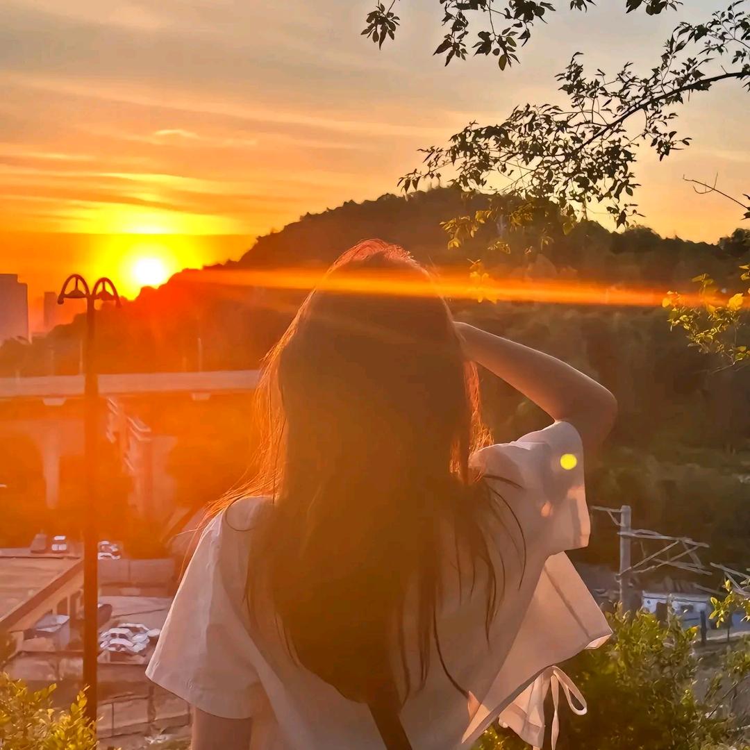 我是村里的小芳