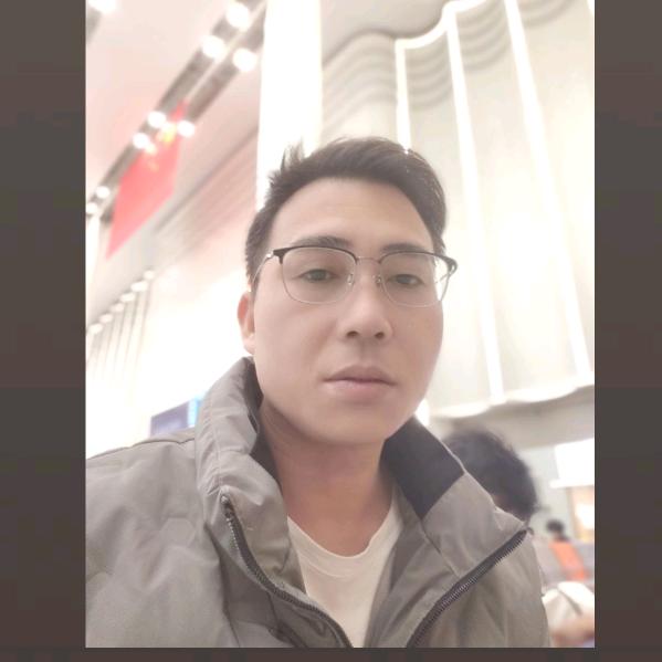 阳朔的表哥