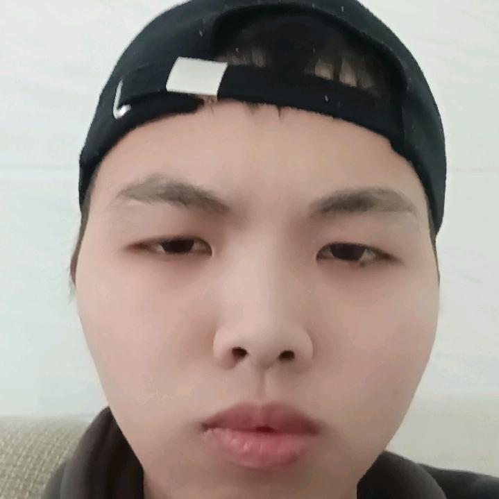 廖律威头像