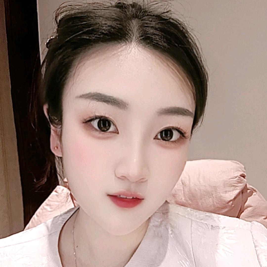 @月月〔摆摊CEO〕