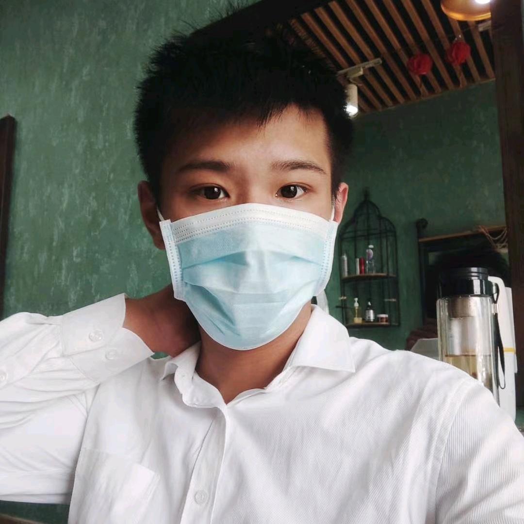 阳光下的微笑