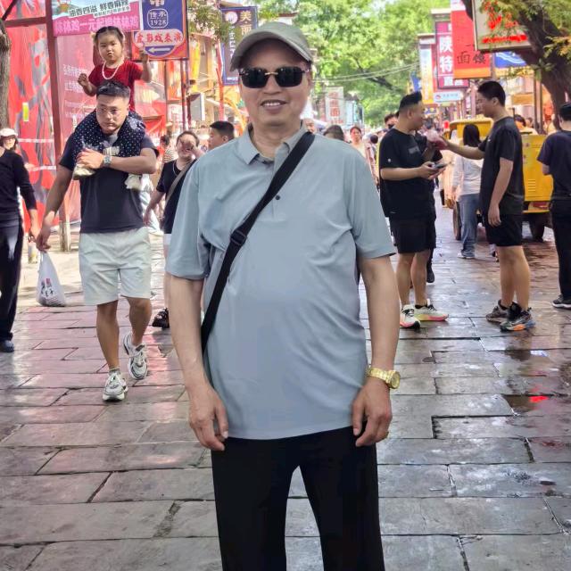 关🐷主+💡牌=进裙了解😘😘