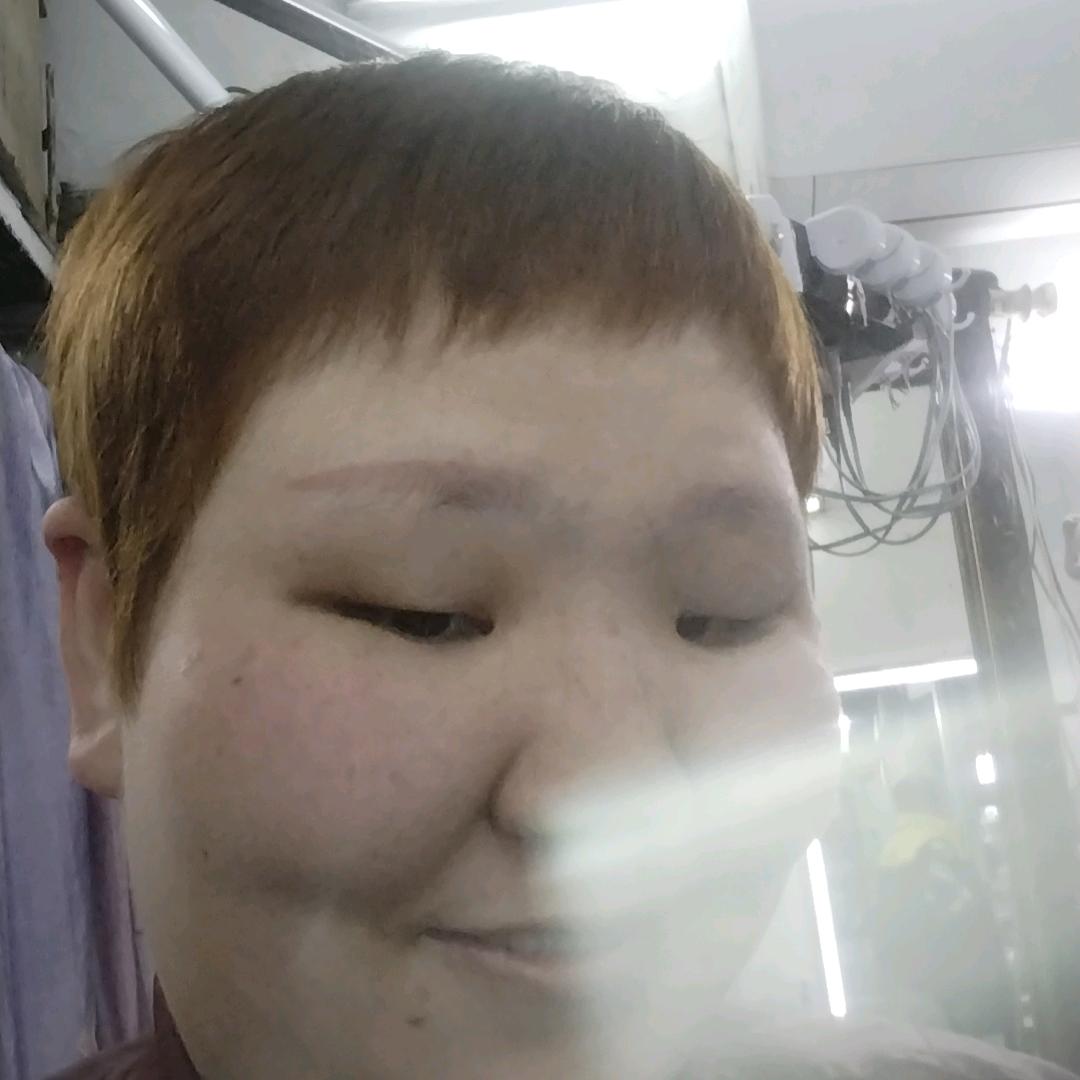 彤彤