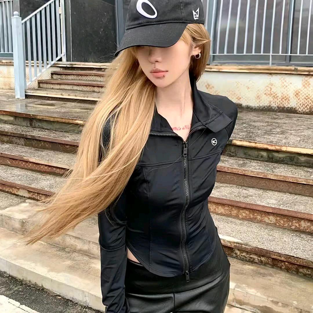 请猫猫吃酸奶疙瘩.