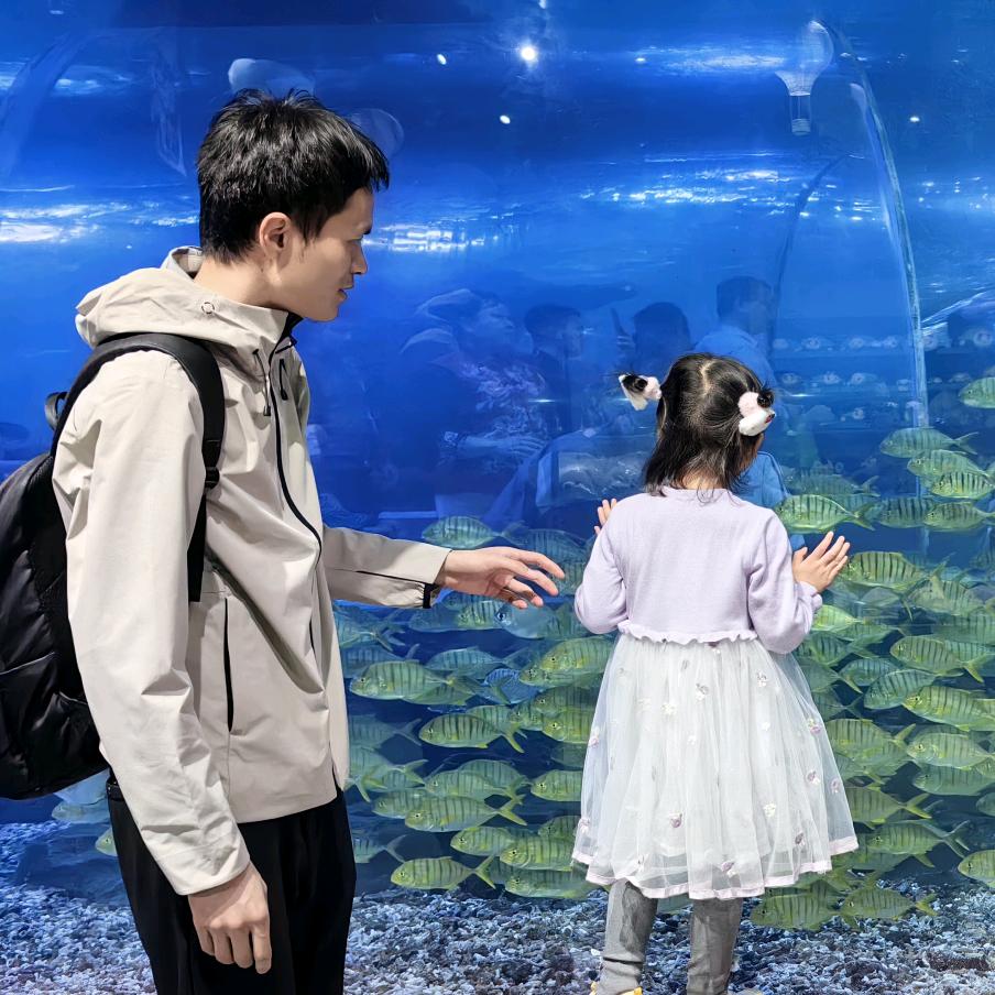 一口吃掉大芒果