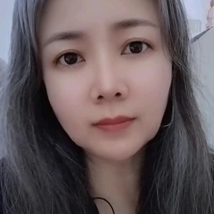 默钰K歌头像