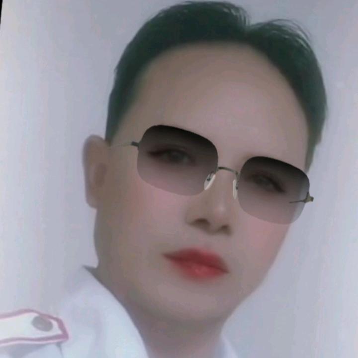 山不转水转。