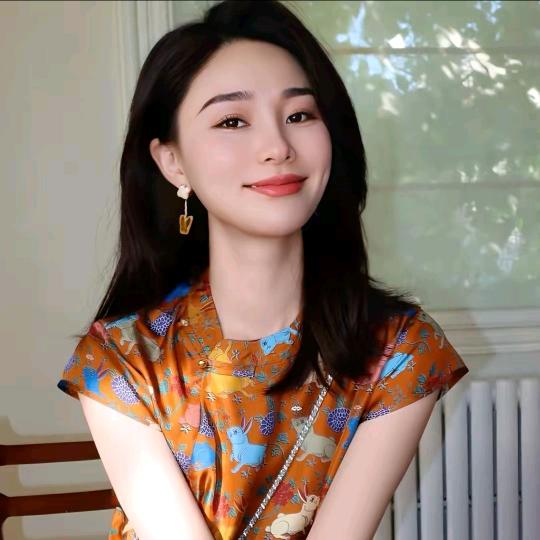 邱莹莹（时尚穿搭)