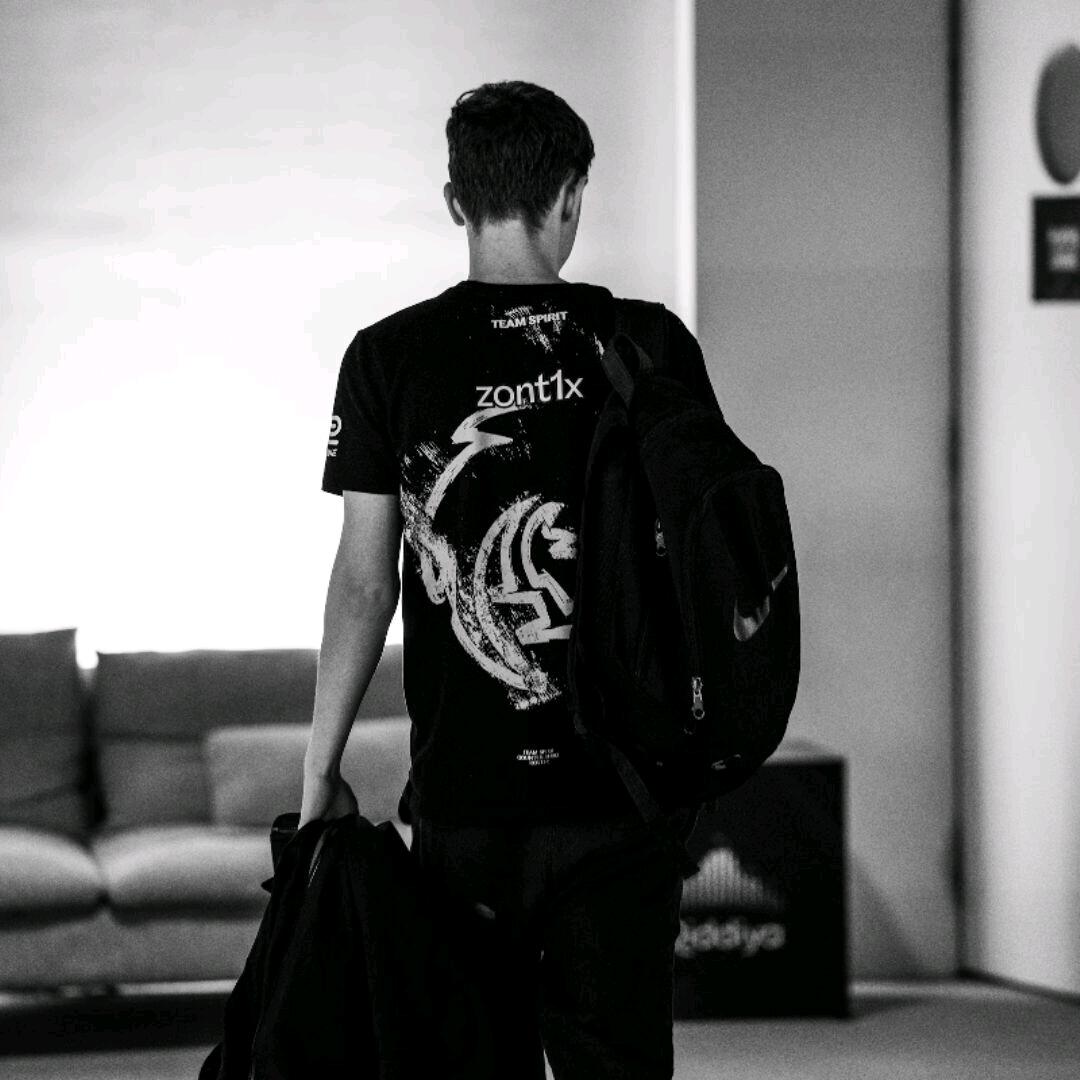 陈兴裕╭ᰩ ᭄╮