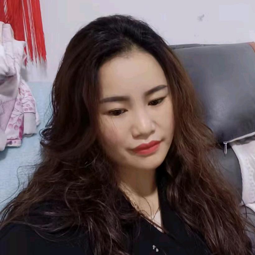 韦小会珠宝小姐姐