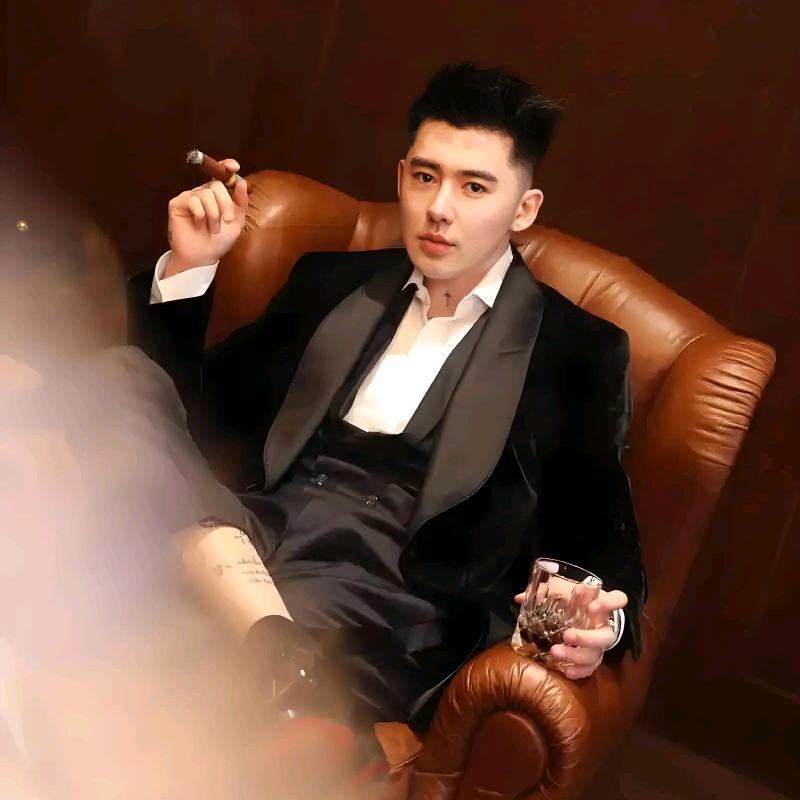 杨圣坤衣装号