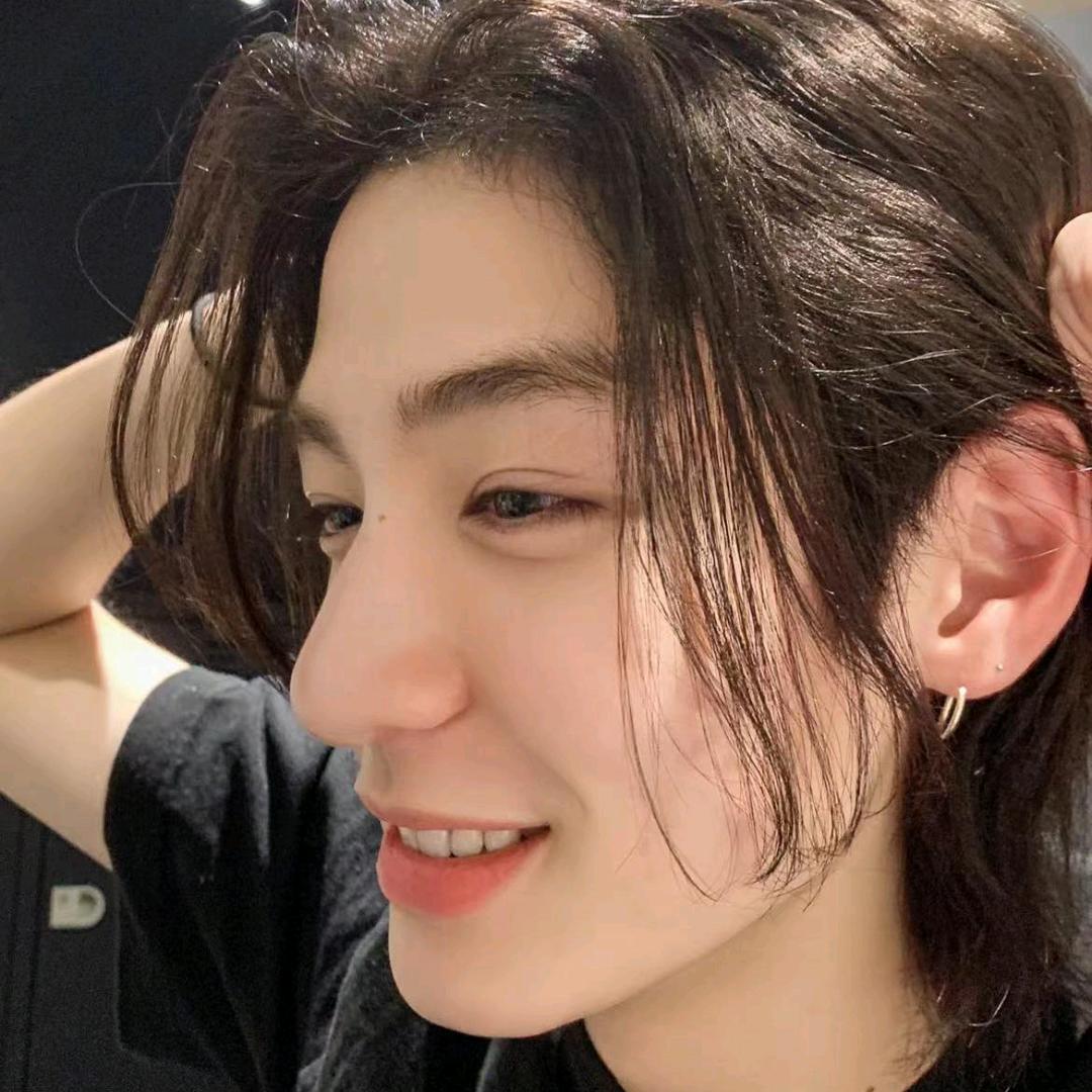 活的好累来点肌肉男看看