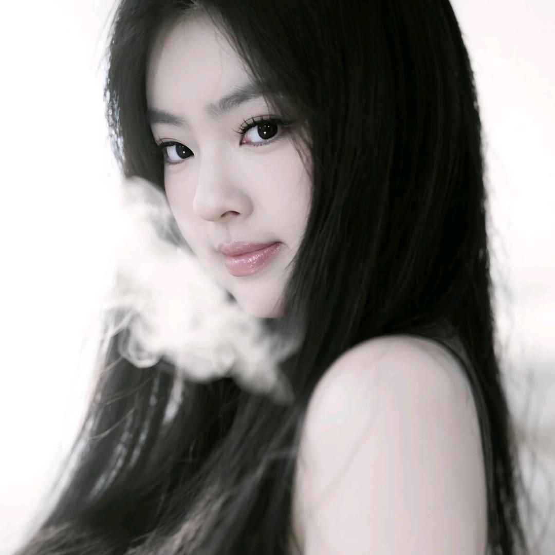 李.