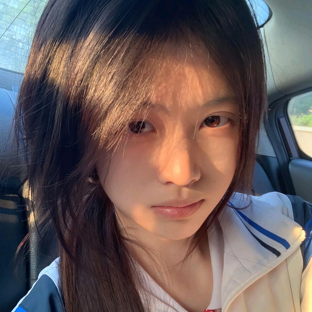 `梧桐不迎风.