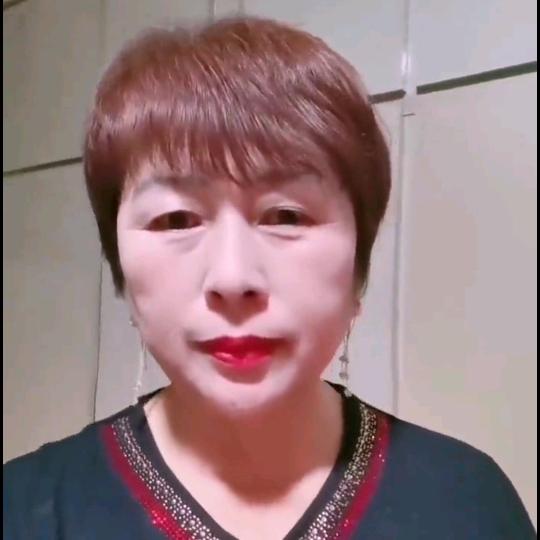 凤鸣 。晚上5:40开播，聊天主播