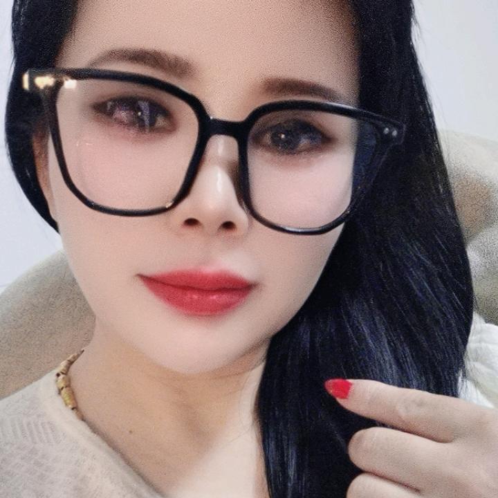 杨梅四季帽业 扬梅服饰店