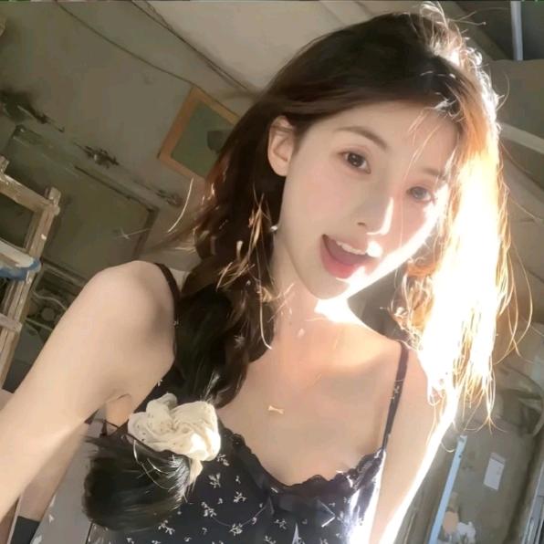 温芷妤.