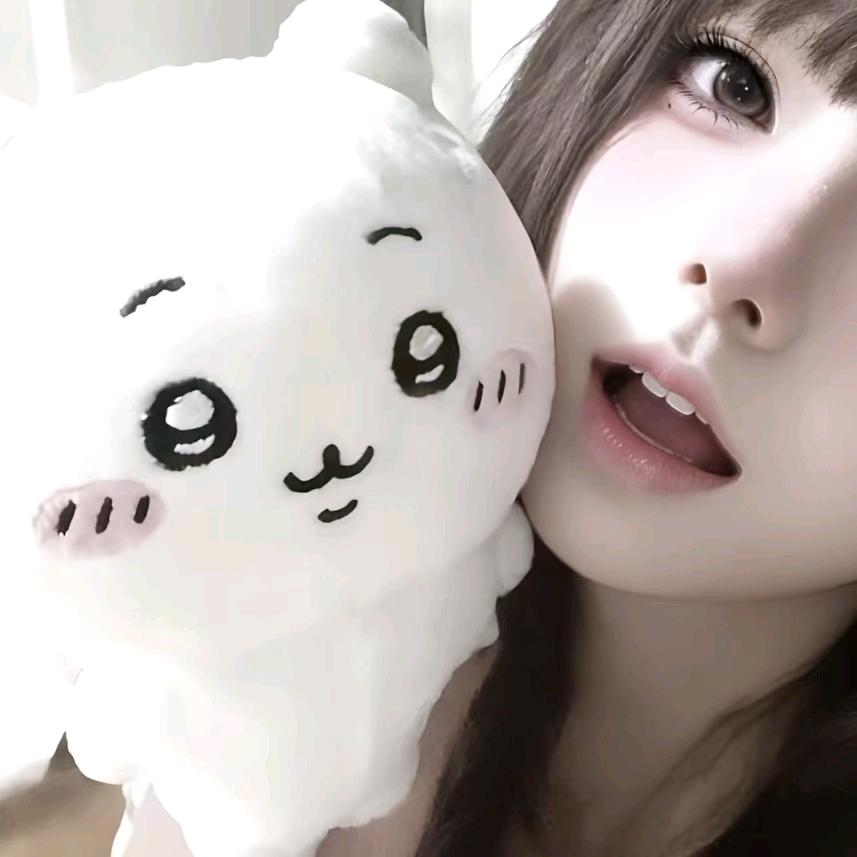 小莹吃饱饱