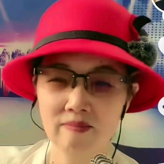 y爱笑杨姐y