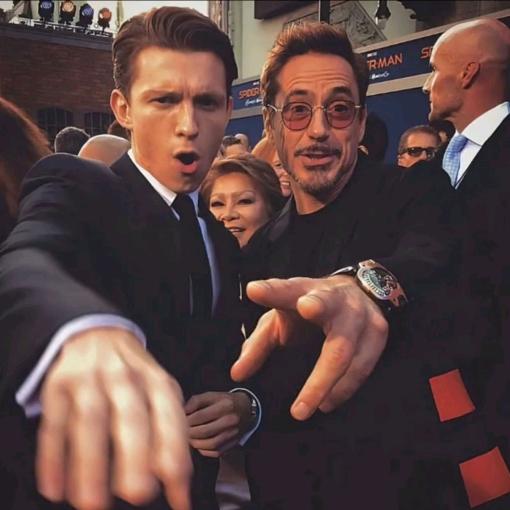 看你笑，陪你闹