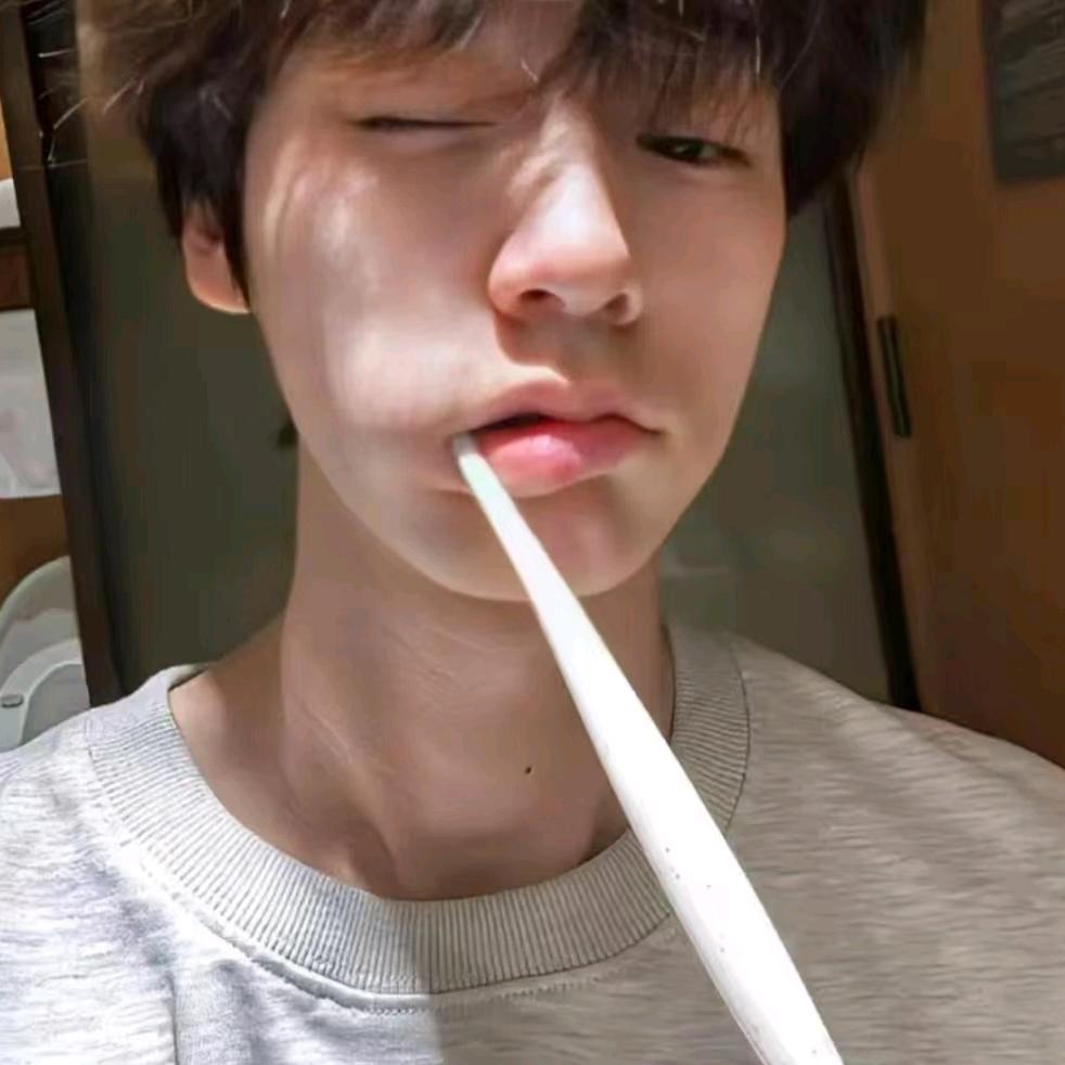 只  听  雯  的  话！