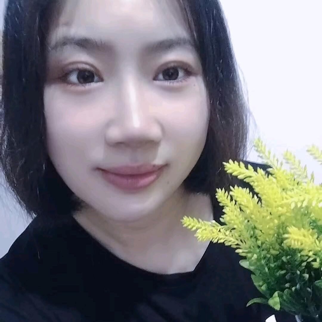 路漫兮(❁´◡`❁)*✲ﾟ