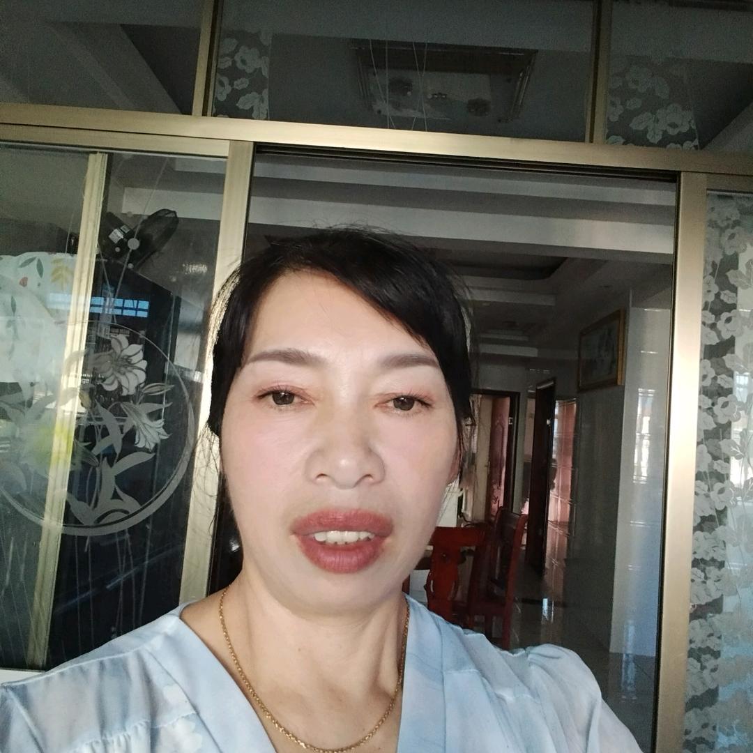 杨冬英