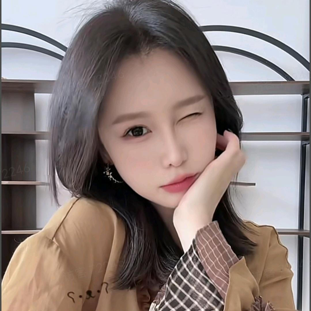 我是皮皮吖-时尚穿搭