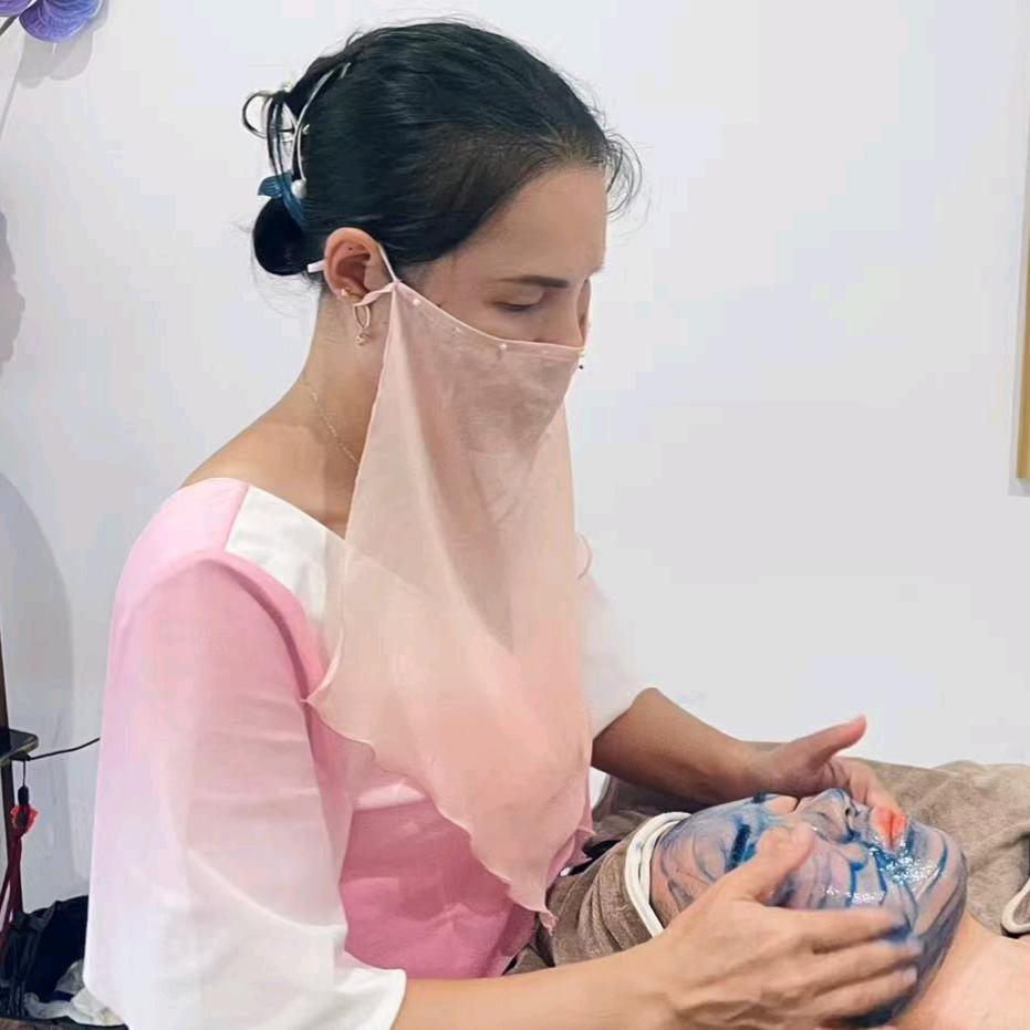 受伤的翅膀坚强！任自己的性子自由飞翔！