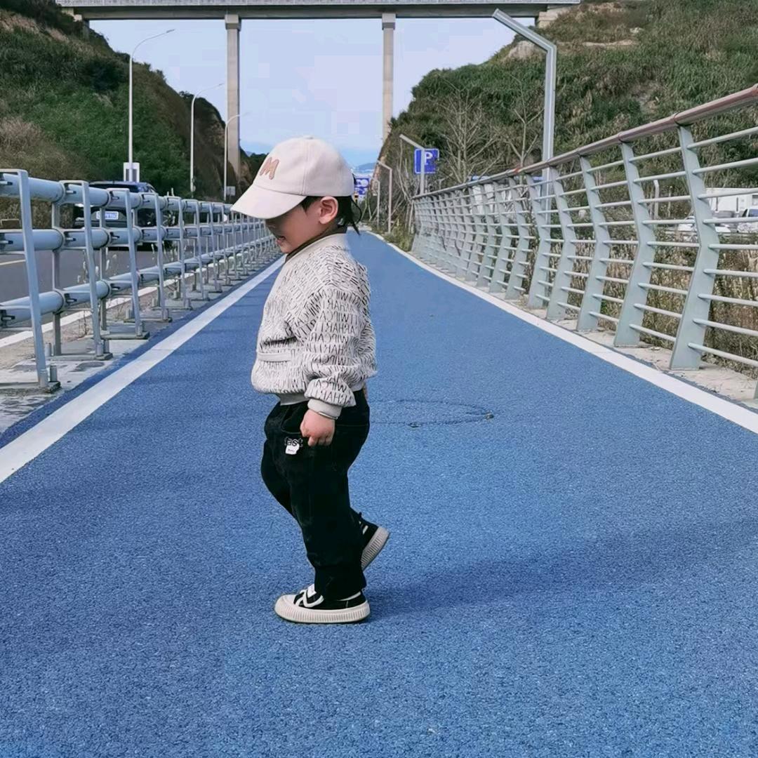 前陈👩‍❤️‍💋‍👨似锦